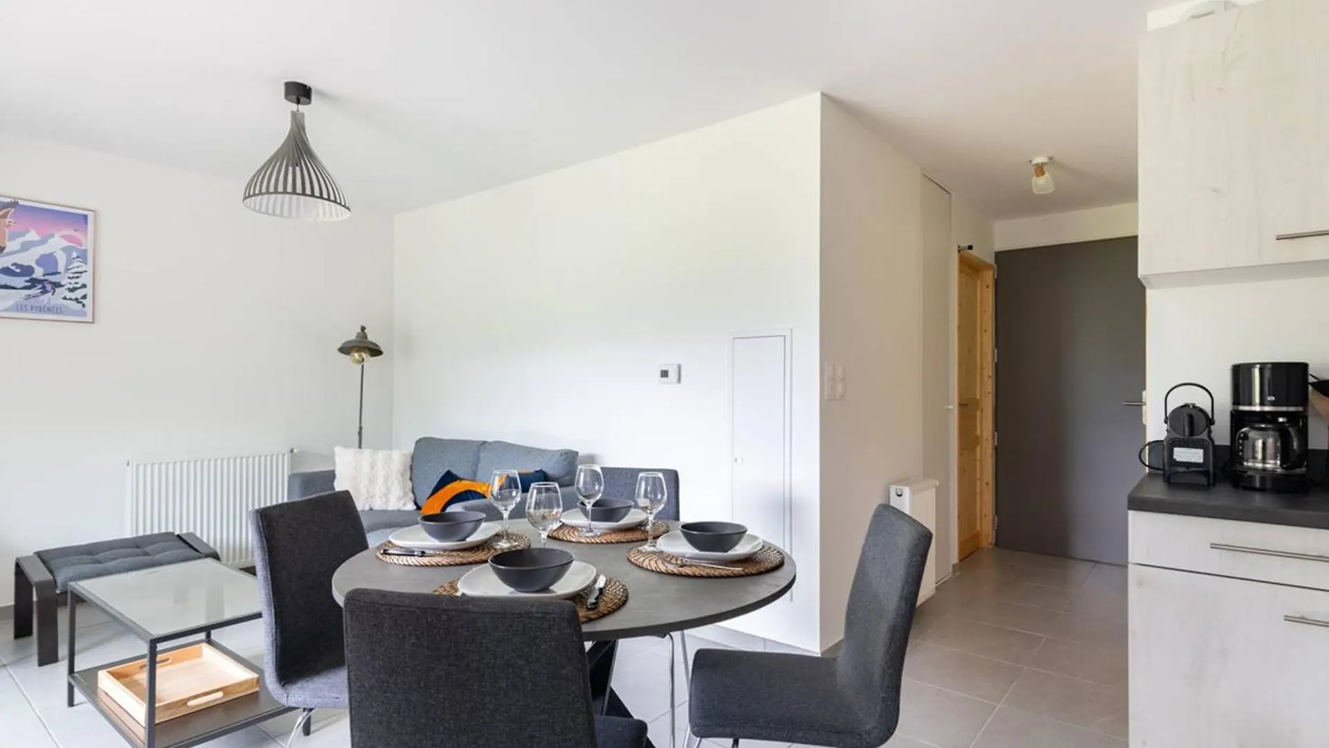 Appartement 4 Personnes Proche Lac De Genos - Fr-1-695-77 0*,  Francia